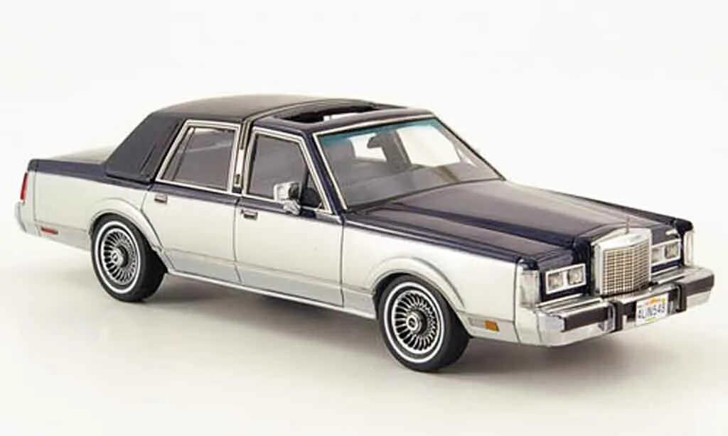 Town car 1. Lincoln Town car 1982. Линкольн Таун кар модель 1 43. 1:43 Lincoln Neo. 1982 Lincoln Town car модель.