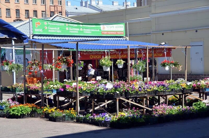 Цветочная спб метро. Заставская ул спб. Магазин цветов спб. Веранда магазин цветов. Италмас ижевск цветов.