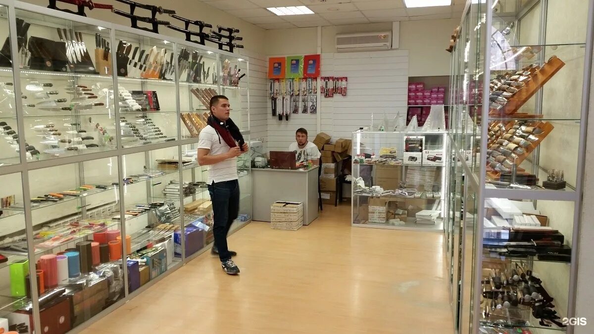 Магазины в ярославле. Магазин ножиков в спб. Вернисаж магазин. Магазин ножей ярославль. Blade магазин.