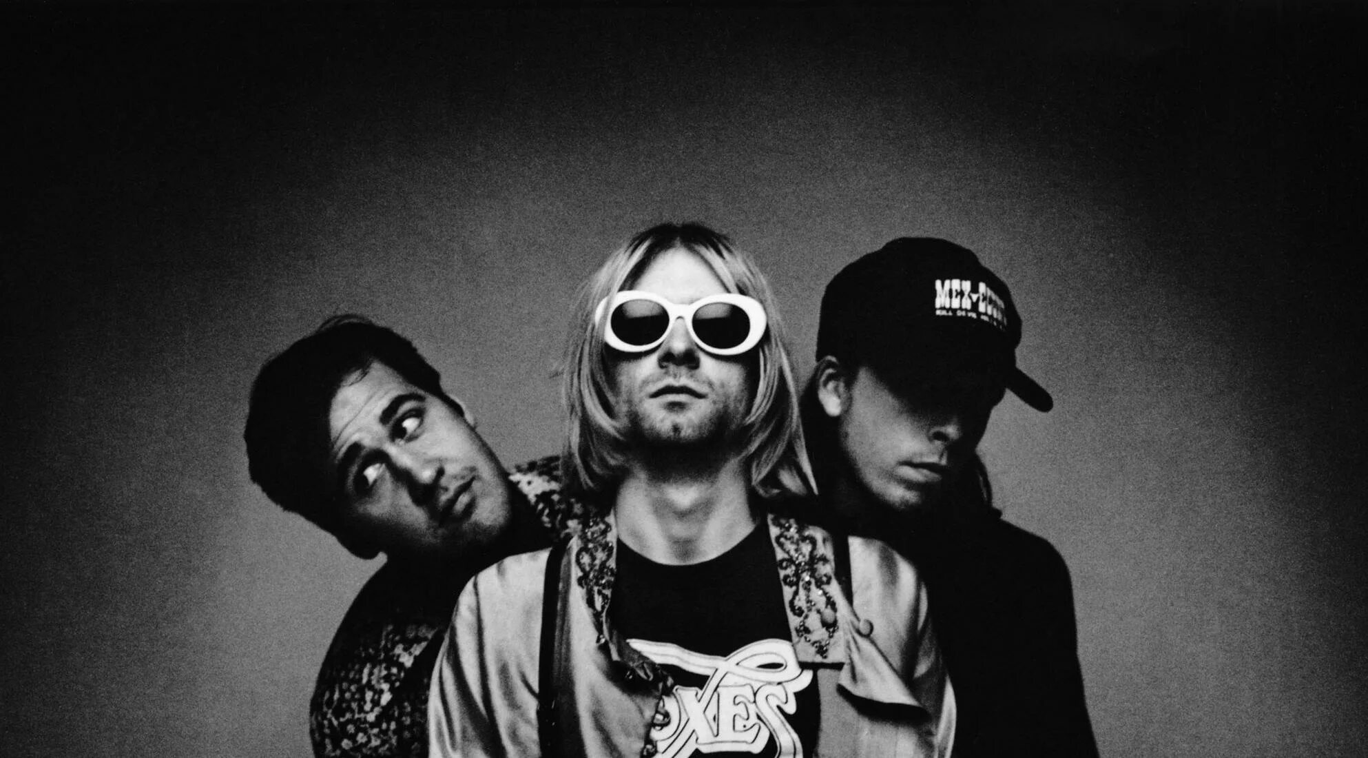 Love generation nirvana. Нирвана группа. Nirvana Курт в очках. Группа Нирвана Курт Кобейн. Нирвана Курт Кобейн в очках.