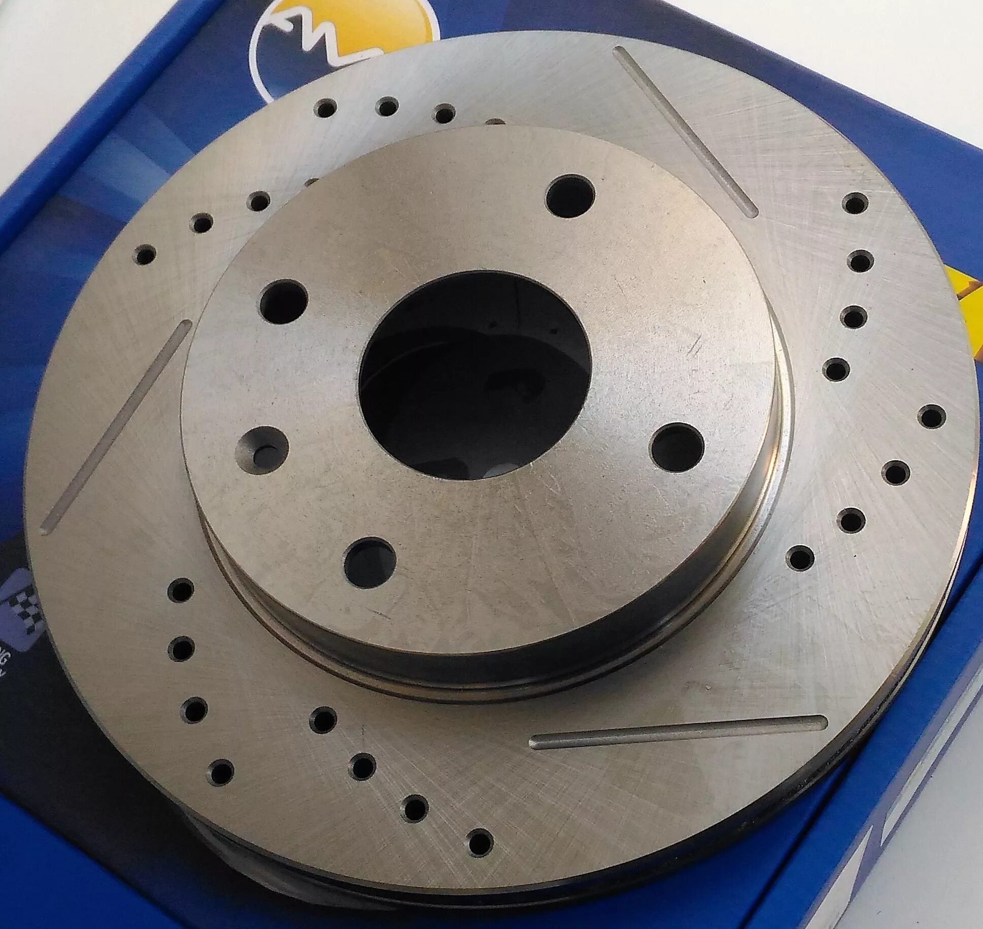 Тормозные диски tayga bdf007. Диск тормозной bmw34216795318. Тормозной барабан таврия. , r15) alnas. Тормозные диски auto brake disk.