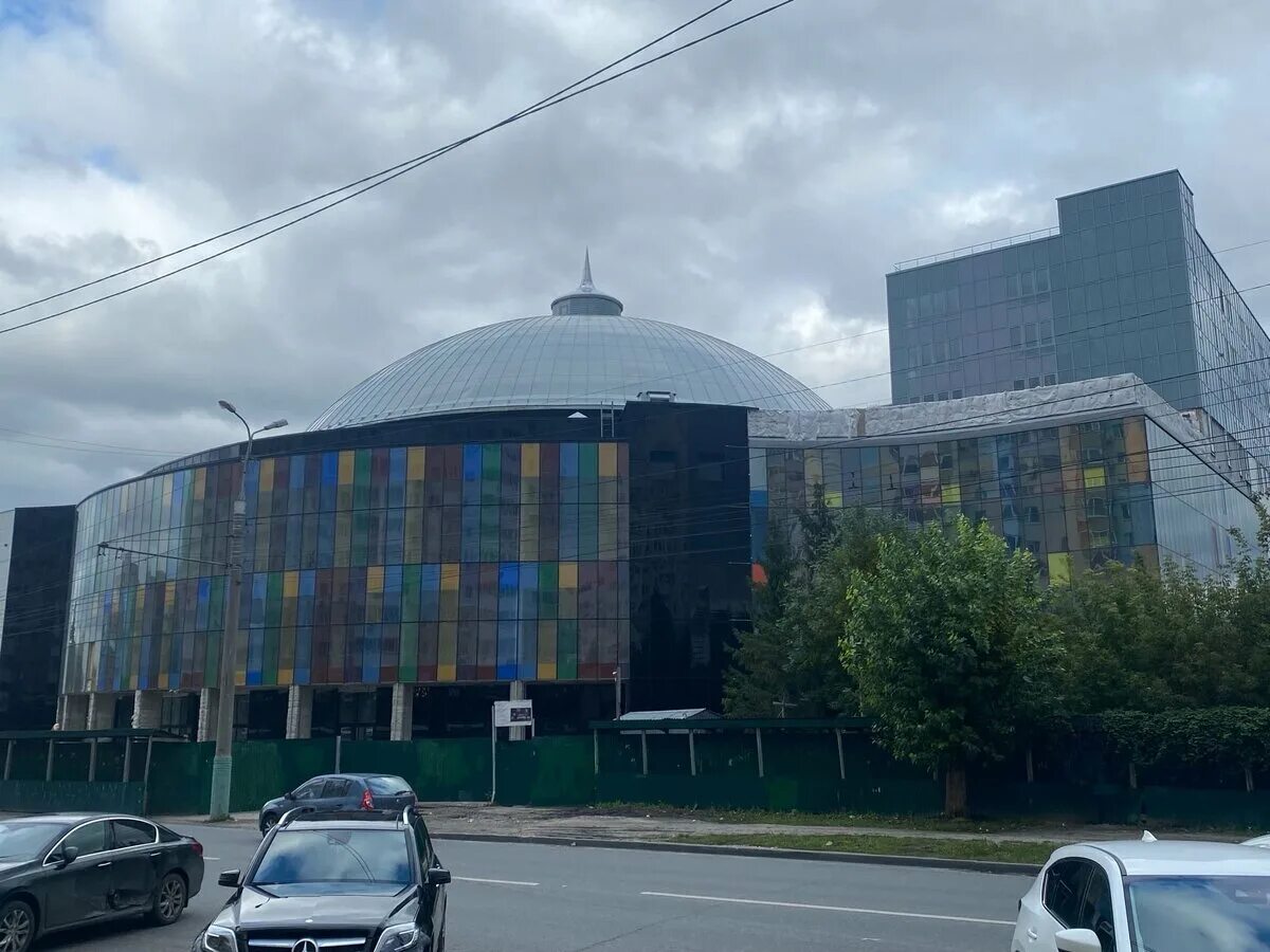 В Пензе строится самое большое здание в мире, по площади в два раза превышающее 