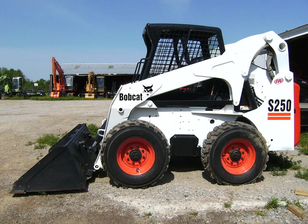 Bobcat s250. Бобкэт s250. Мини-погрузчик Bobcat s650. Мини погрузчик Бобкэт 250. Минипогрузчик Bobcat s650 (s250).