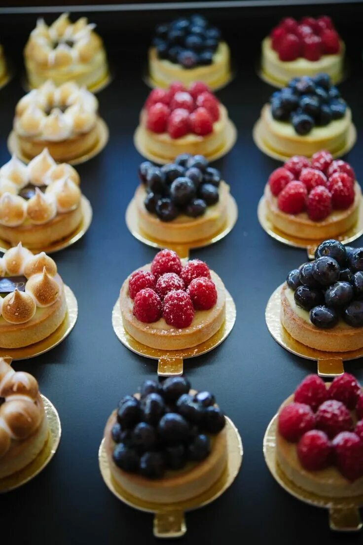 Le paradis de la pâtisserie française Le Petit Pâtissier Cocteles dulces, Tart