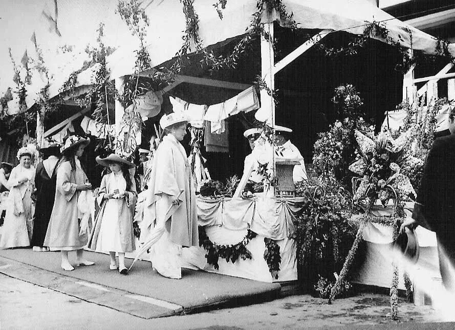 Ялтенский. Царская семья в Ялте 1914.