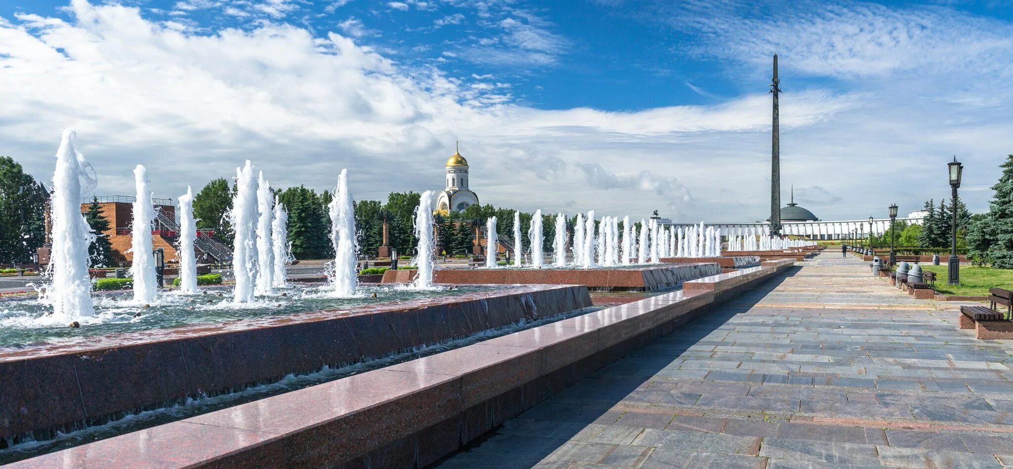 Мемориал в парке победы на поклонной. Поклонная гора в Москве. Парк Победы на Поклонной горе. Мемориальный комплекс на Поклонной горе. Мемориальный комплекс парк Победы в Москве.