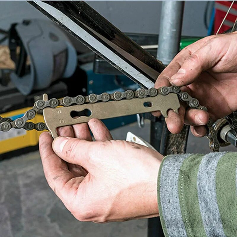 Как понять что цепь растянута. Изношенная цепь велосипеда. Ниссан ад 2000 цепь или ремень грм. Цепь грм мазда 3. Растянутая цепь велосипеда.