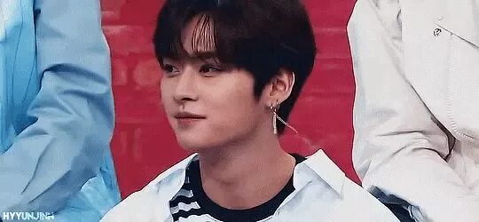 Минхо плачет. Минхо гиф stray kids. ли ноу минхо. глаза минхо stray kids.