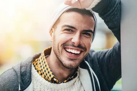 Если парень улыбается