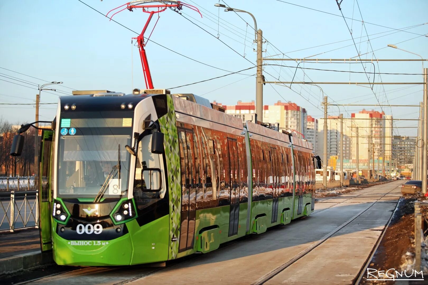 Чижик трамвай в питере. Чижик трамвай в питере. Чижик трамвай депо. Трамвай чижик в санкт-петербурге. Линия трамвая купчино шушары славянка.