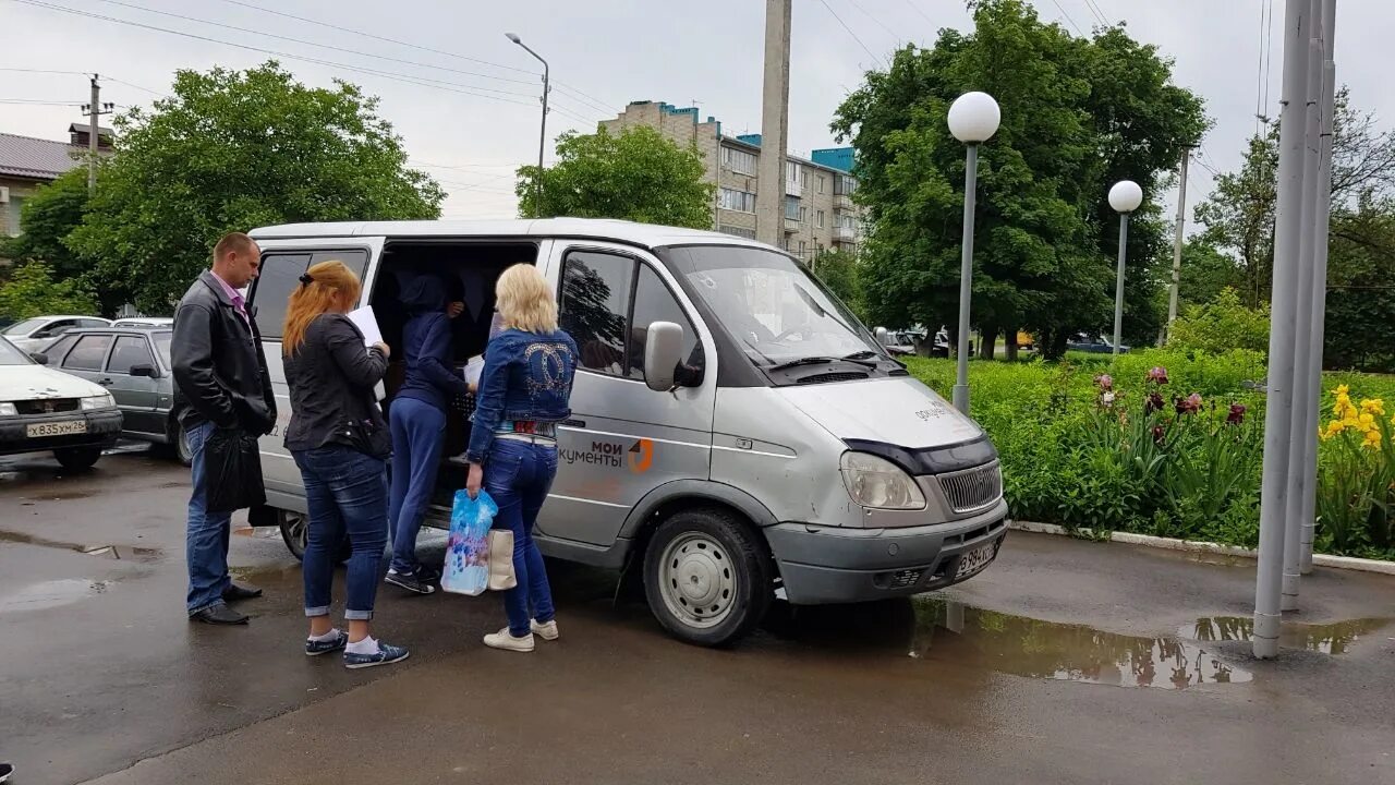 Мфц ставрополь голенева. Мобильный офис МФЦ. МФЦ на колесах. Передвижные МФЦ. Мобильный офис губернатора.