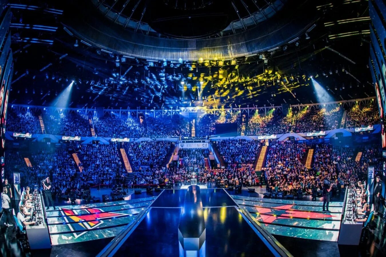 Мажор киберспорт. PGL Major Stockholm 2021 Арена. Арена PGL Major Stockholm. IEM Katowice Арена. IEM Katowice 2022 Кубок.