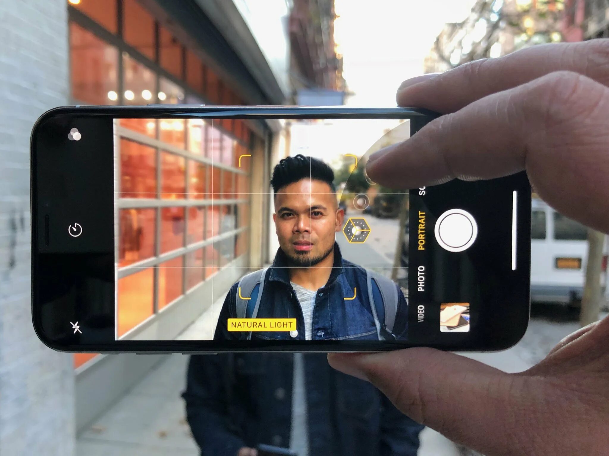 Айфон камера фото. Iphone 10 камера. Портретная камера на iphone. Фокусировка камеры на телефоне. Фронтальная камера айфон х.