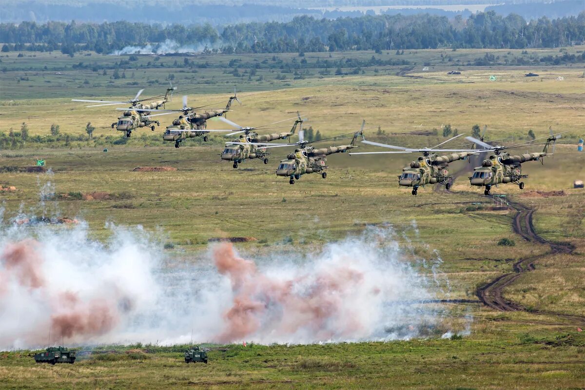 Военные восток. Восток-2018 военные учения Китай вертолёты. Военные учения России масштабные. Войска РФ учения масштабные. Масштабные учения вс РФ.