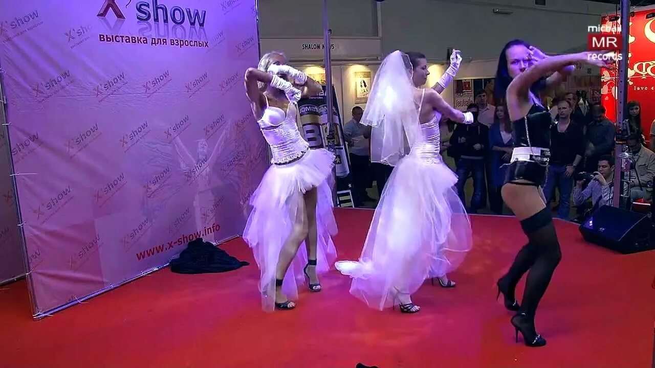 Невеста стриптизерша