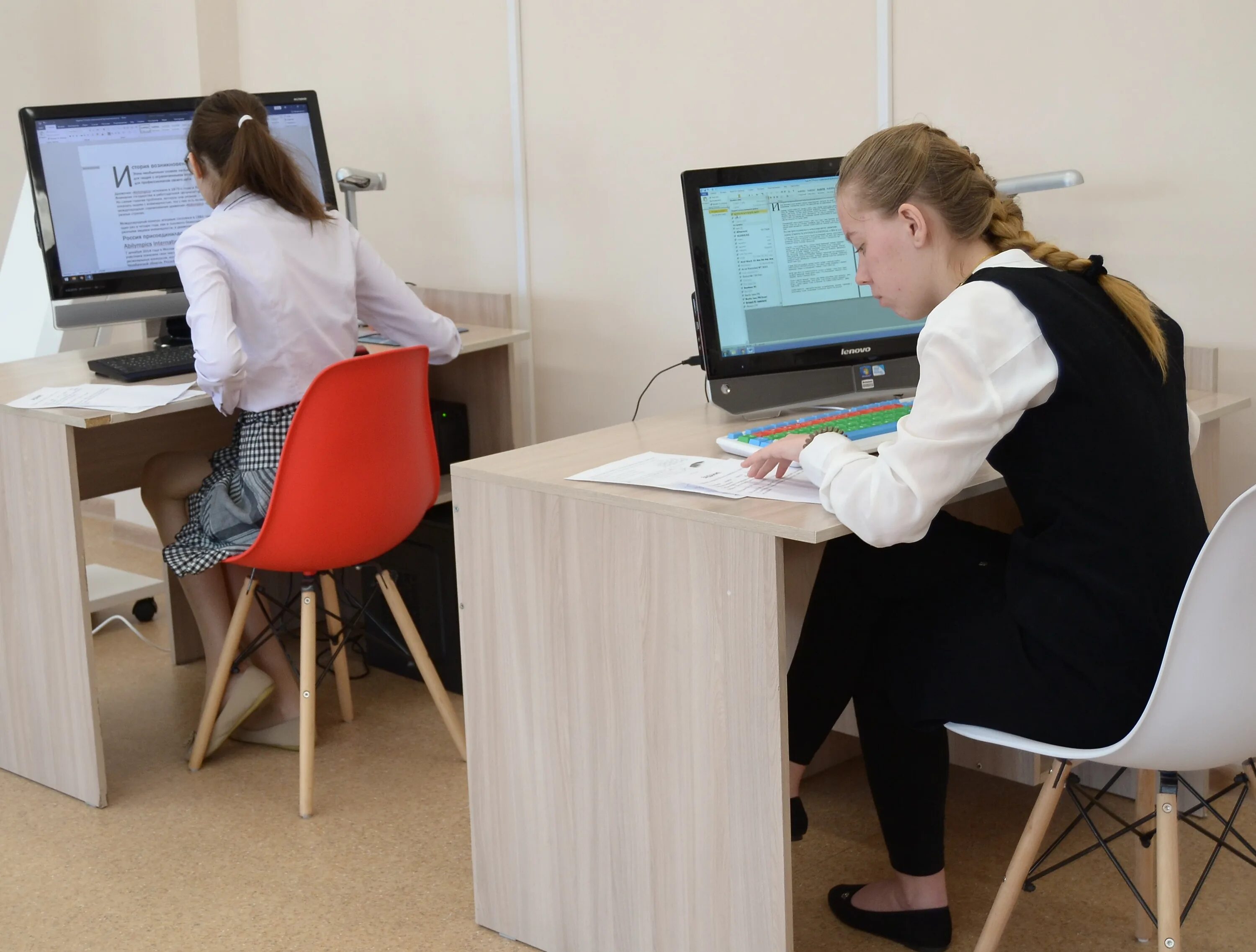 училище для инвалидов. профессиональное образование инвалидов. технологический колледж 21 столяр. алтуфьево техникум для инвалидов. студенты с овз в колледже.