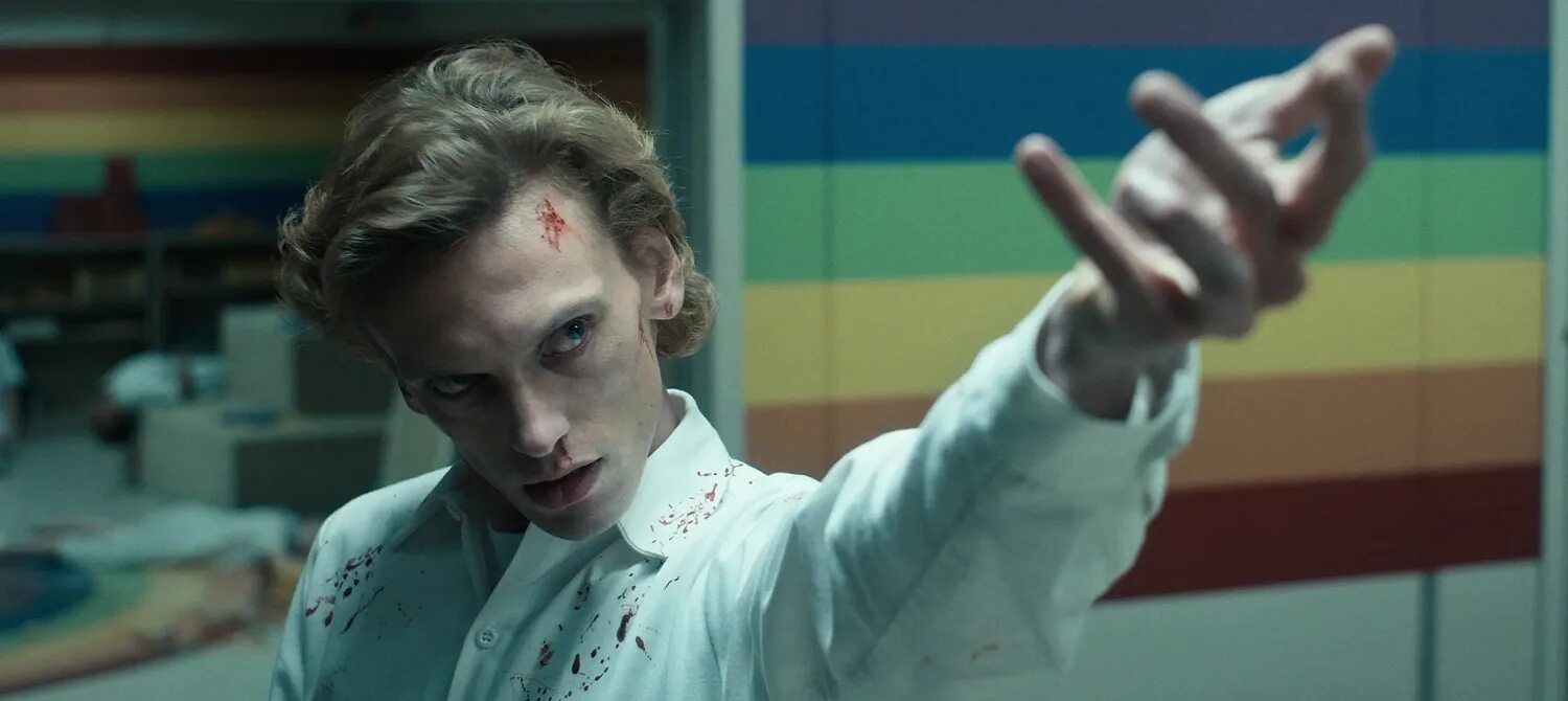 4 сезон очень странные дела векна. Jamie campbell. Джейми кэмпбелл бауэр. Джейми кэмпбелл бауэр генри крил. Питер баллард очень странные дела.