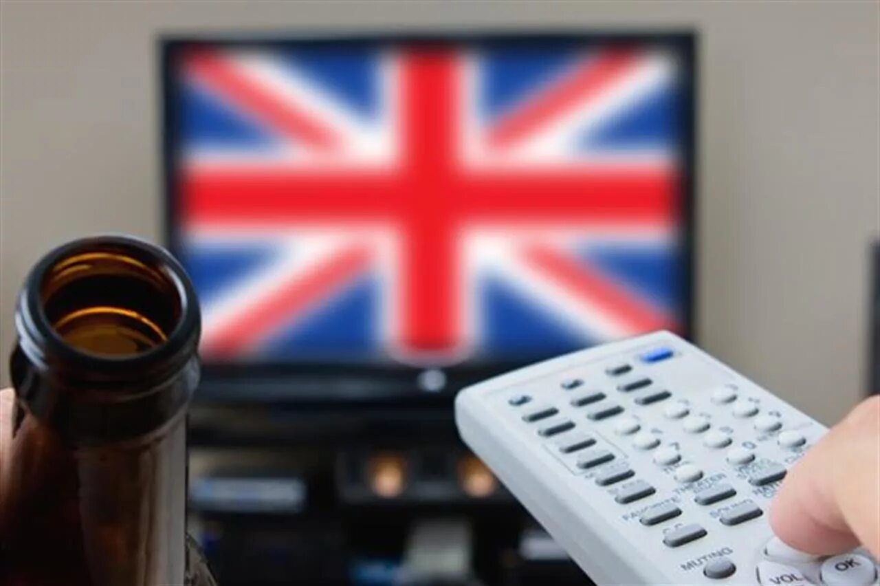 Watching britain. Телевидение Великобритании. Телевидение в Великобритании Телеканалы Великобритании. Телевизор на английском. Телевизор великобританий.