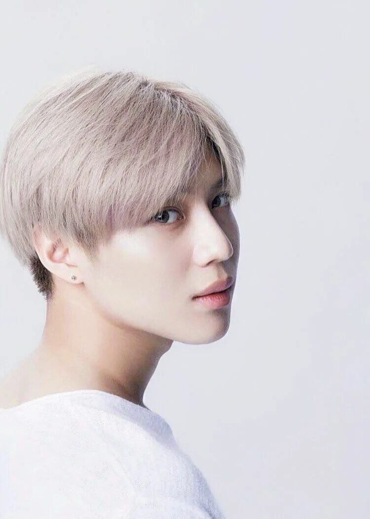 Тэмин из shinee. Тэмин. taemin shinee. тэмин серый.