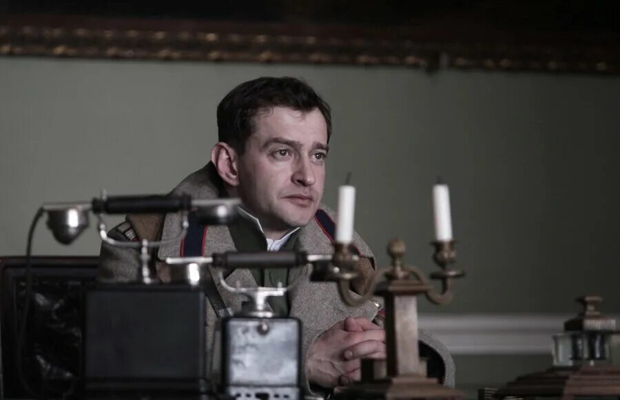 белая гвардия сериал 2012 лариосик. хабенский белая гвардия. хабенский белая гвардия. белая гвардия хабенский. белая гвардия хабенский театр.