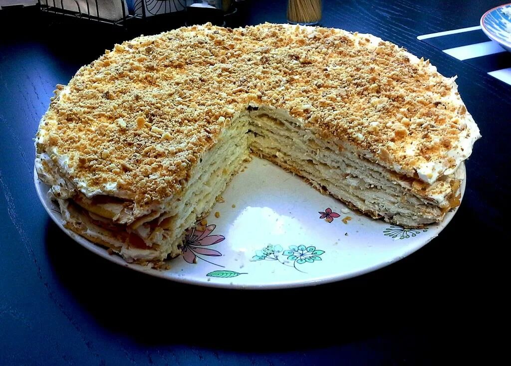 Закусочный торт наполеон с консервой. Наполеон с рыбной консервой. Закусочный селедочный торт. Закусочный торт наполеон с рыбной консервой. Оксана пашко закусочный торт.