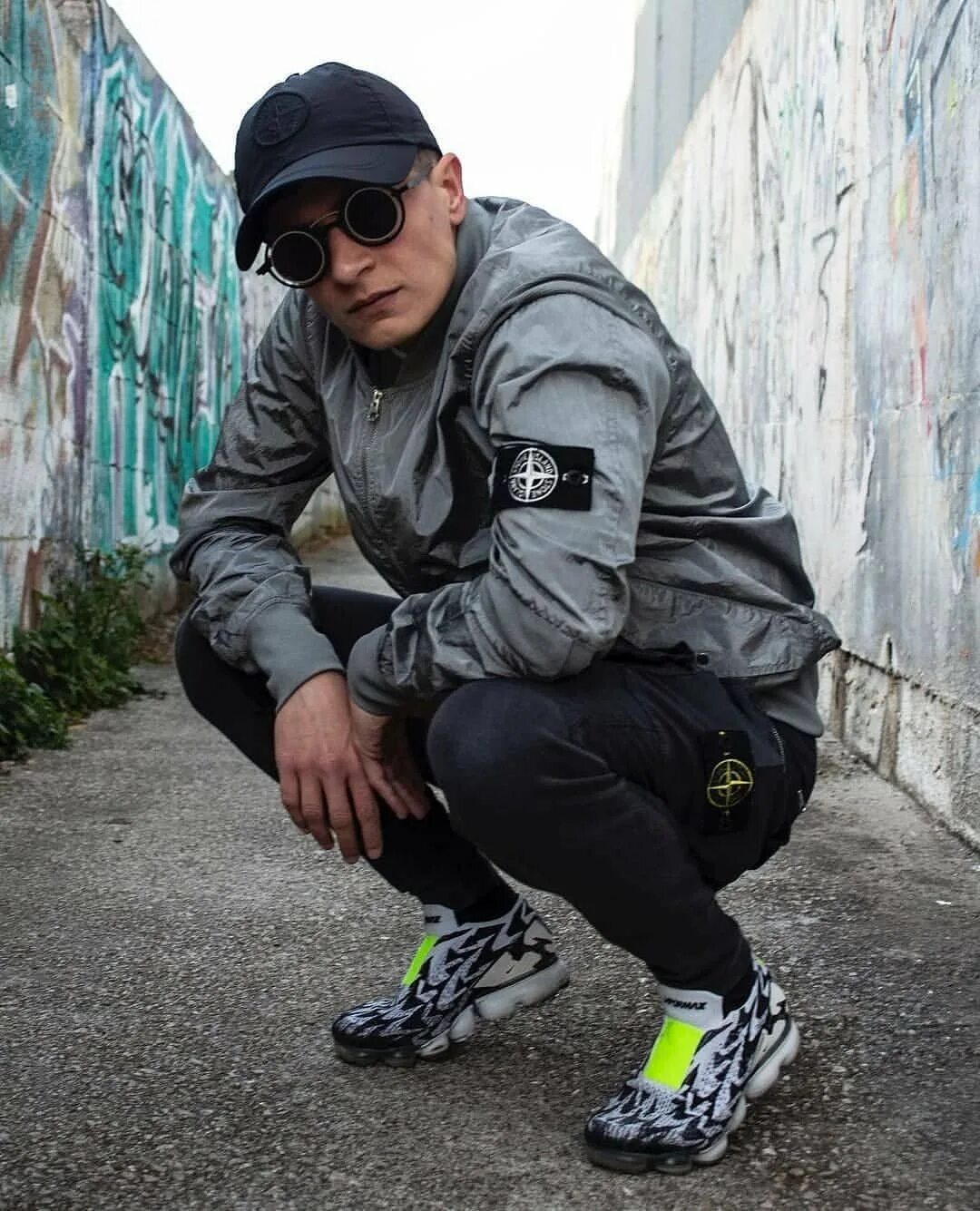 Как стать андеграунд. Кэжуал стон айленд. кэжуал stone island. кэжуал стиль мужской stone island. стон айленд андеграунд.