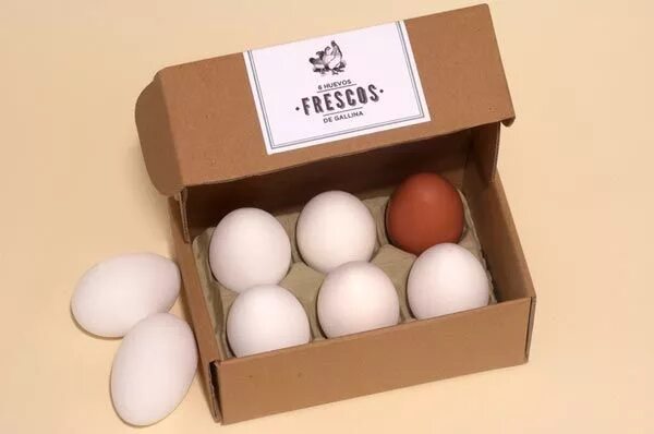 Упаковка для яиц купить. Коробка для яиц. Картонная упаковка для яиц. Яйца куриные в упаковке. Крафтовая упаковка для яиц.