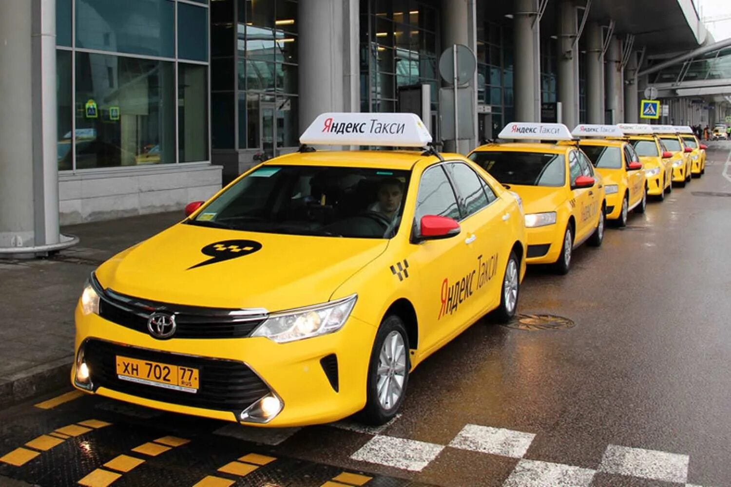 Машина "такси". Пассажир такси. Такси. Автомобиль «такси». Такси кэб нью йорк.