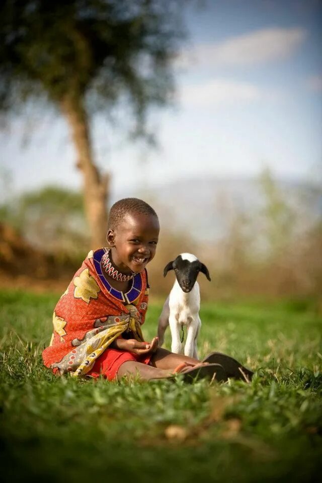 Africa com. Счастливые дети Африки. Африканские люди дети. Счастливые африканцы.
