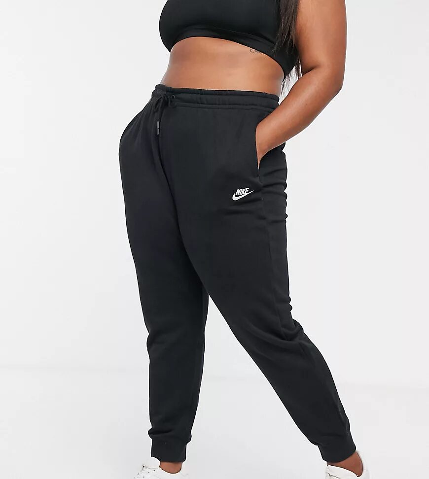 Джоггеры Nike женские. Брюки Nike curve Pants. Черные джоггеры найк женские. Штаны Nike джоггеры женские. Купить спортивные брюки большого размера