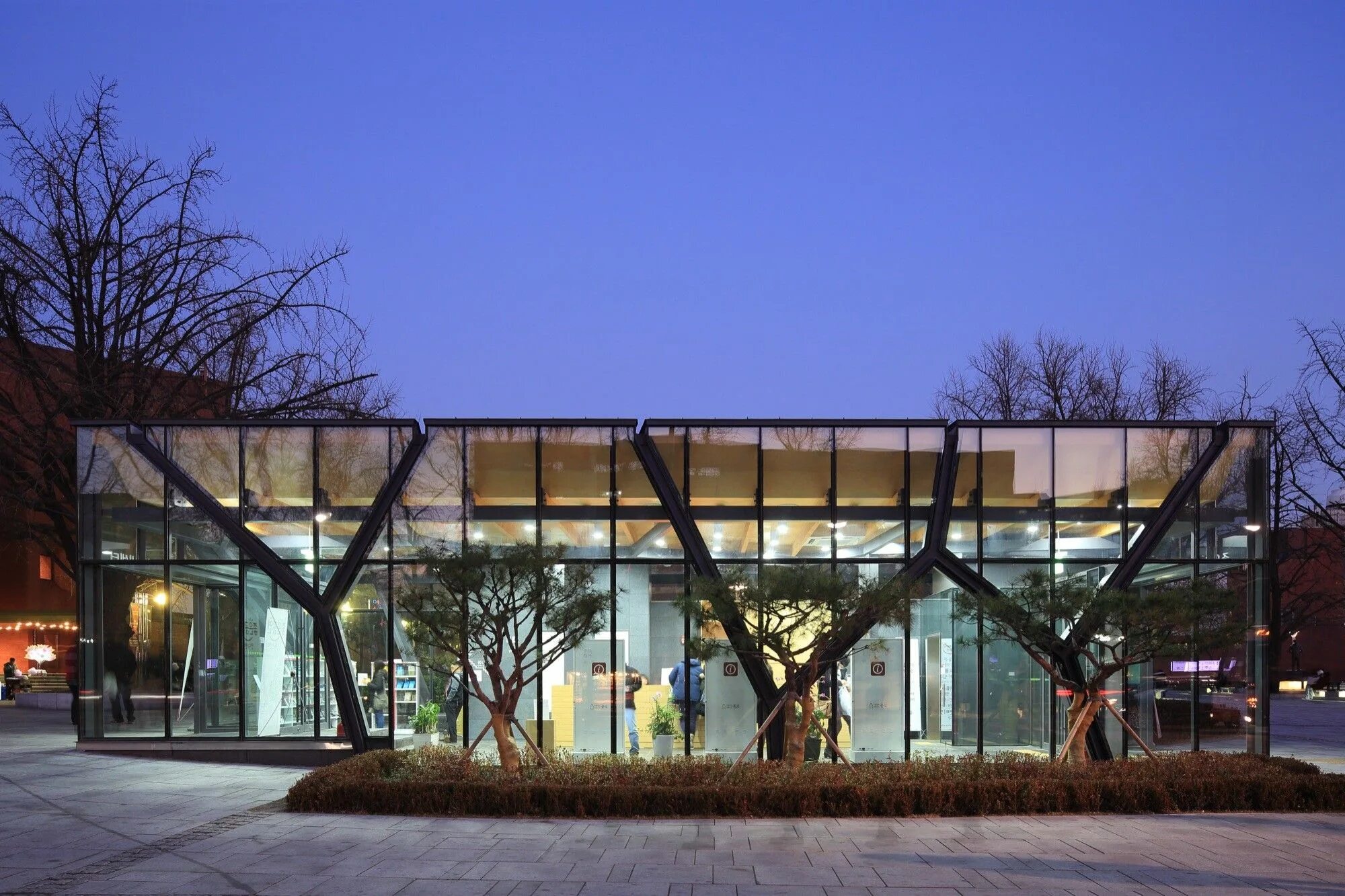 Public area. Marronnier Park Seoul. Architectural Innovation. ARCHDAILY.