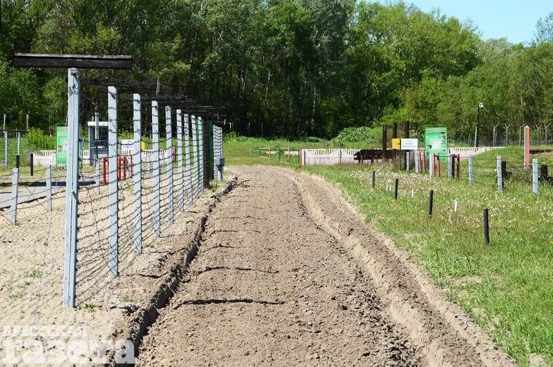 Контрольно следовая полоса на границе. КСП контрольно следовая полоса. Сигнализационный комплекс с-175 контрольно следовая полоса. Контрольно следовой полосы пограничной. Земля приграничных территорий