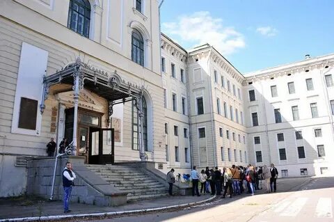 Инициировал открытие воспитательных домов