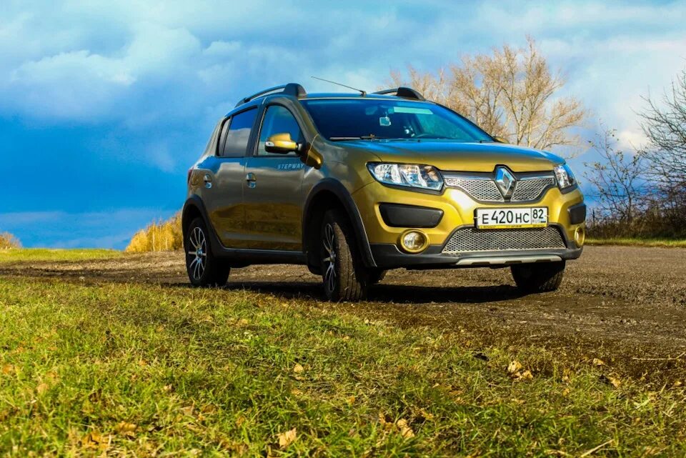 Renault stepway отзывы. Renault Sandero Stepway 2015. Рено Сандеро степвей 2. Рено Сандеро степвей 2015. Рено Сандеро степвей 2016.