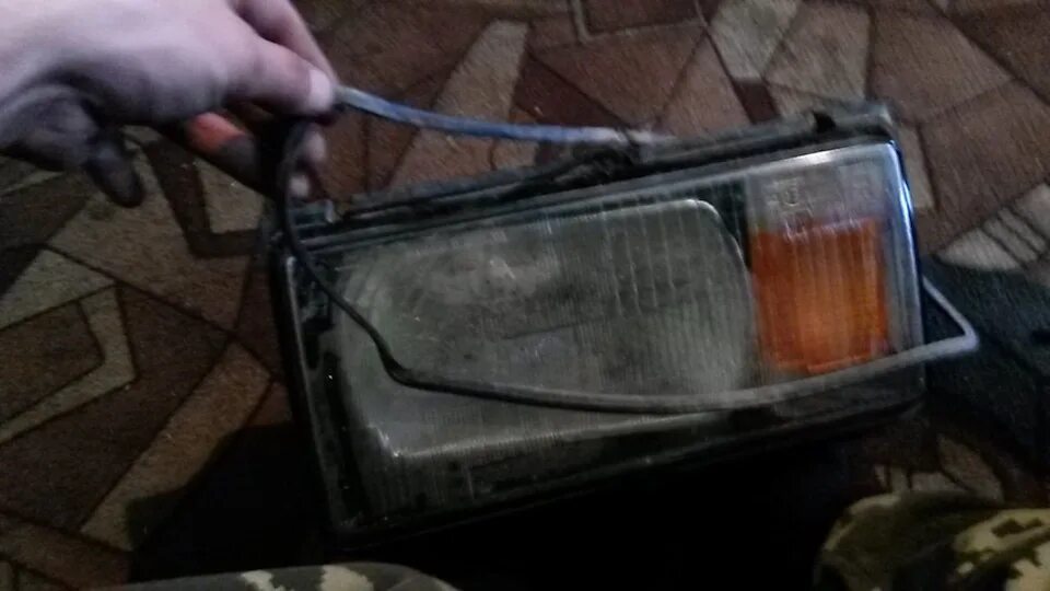 Стёкла поворотников ваз 2107. Стекло на фару ваз 2107. Вентиляция фары ваз 2107. Стёкла фар ваз-2107. Ремкомплект фар ваз 2107.