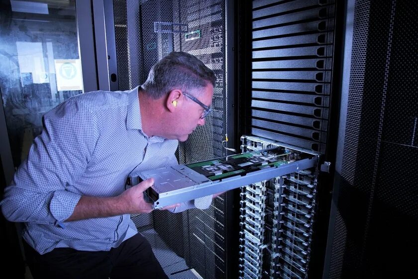 Reach server