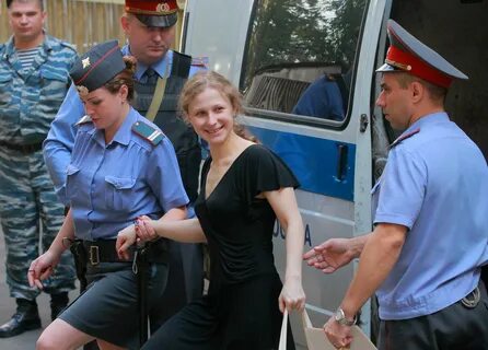 Под конвоем