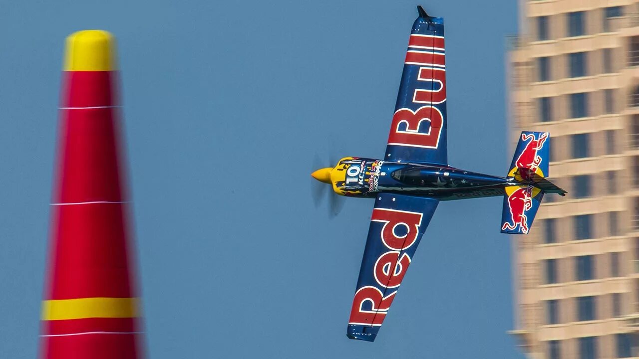 Bull air race. Гонки red bull air race. Red bull air race казань. Red bull air race казань. Гонки red bull air race.