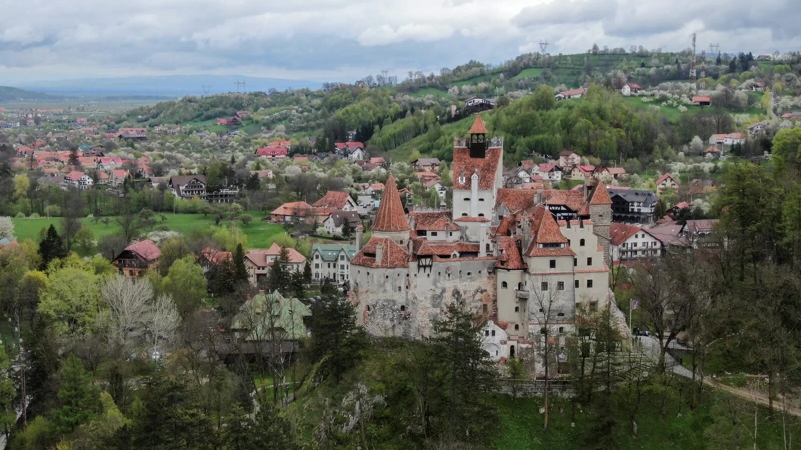 В какой стране находится замок дракулы. Замок дракулы в румынии. брашов румыния замок дракулы. брашов румыния дракула.