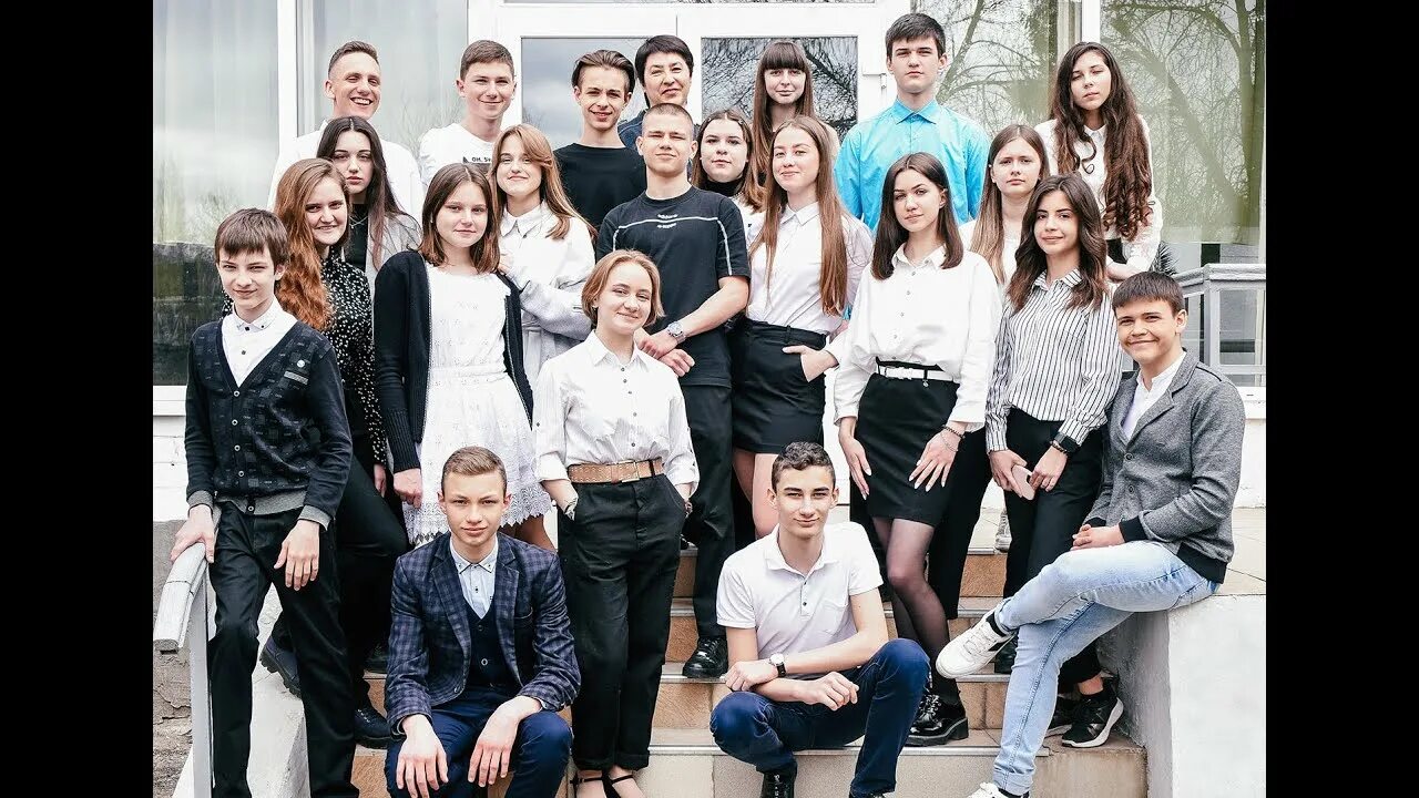 Донецк ростовской школа 20. 18 школа донецк. Школа 7 донецк. 18 школа донецк. 18 школа донецк ростовская область.