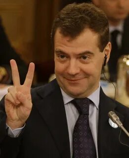 Петиция за отставку Медведева набрала больше 160 тысяч голосов за сутки - M...
