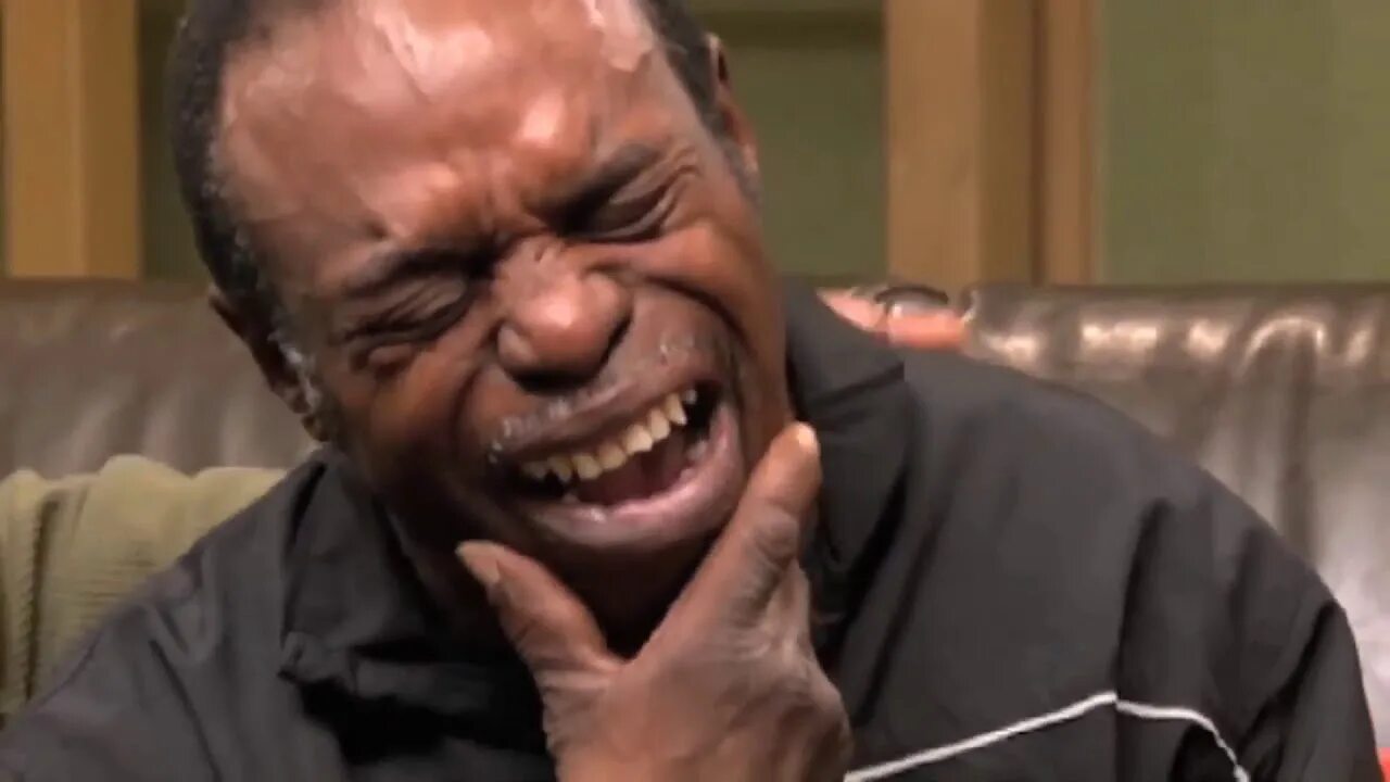 Женщина эмоции. Crying women listen. Woman cry. Слезы умиления. A you're cry.