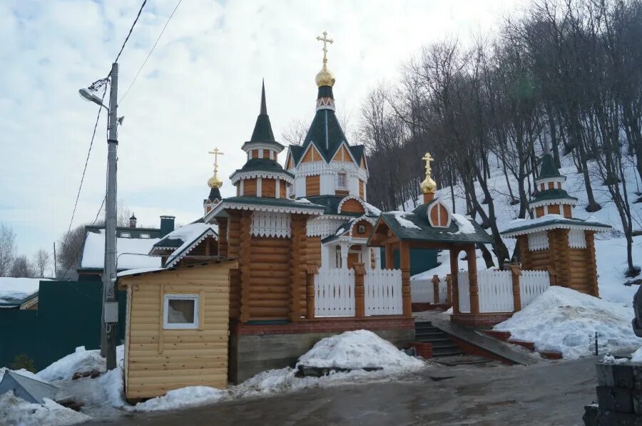 Родники нижний новгород. Слобода Печеры Нижний Новгород. Храм Иоасафа Печерского Нижний Новгород. Источник Иоасафа Печерского. Святой Родник в Слободе Печеры в городе Нижний Новгород.