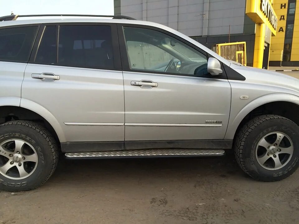 Пороги SSANGYONG Kyron. Пороги Кайрон 2. Пороги на ССАНГЙОНГ Кайрон. SSANGYONG Kyron 2008.