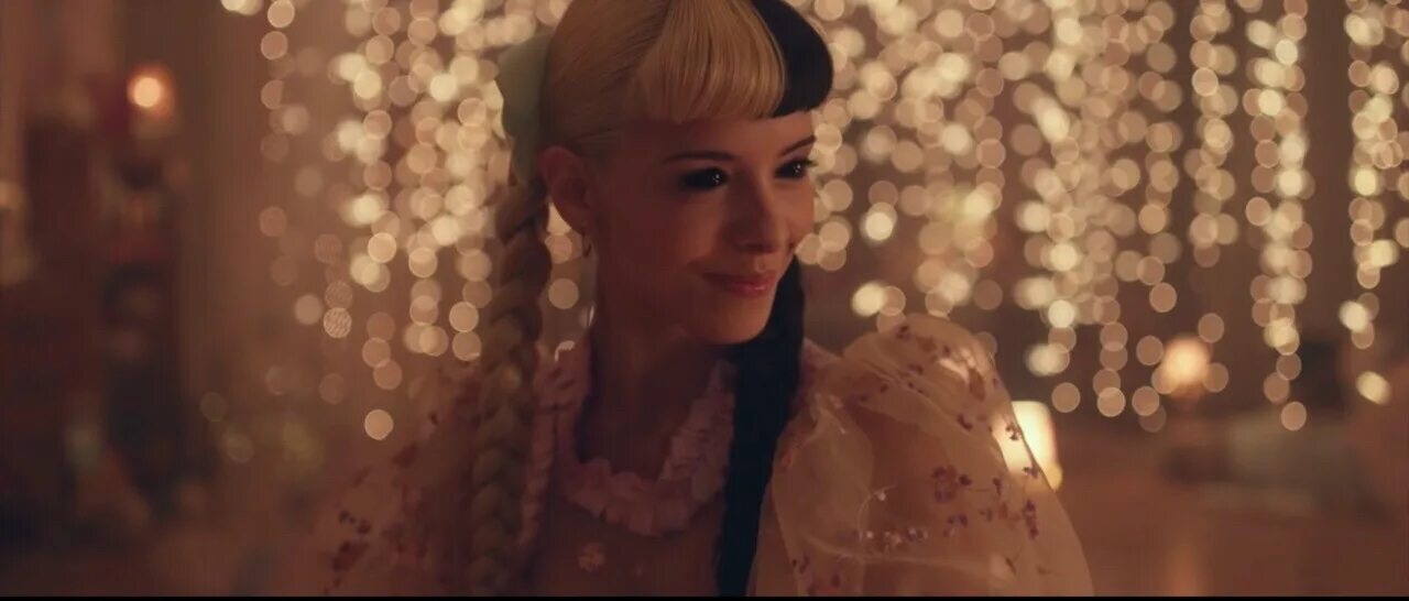 Melanie martinez class. Мелани мартинес class fight. melanie martinez class fight storybook.