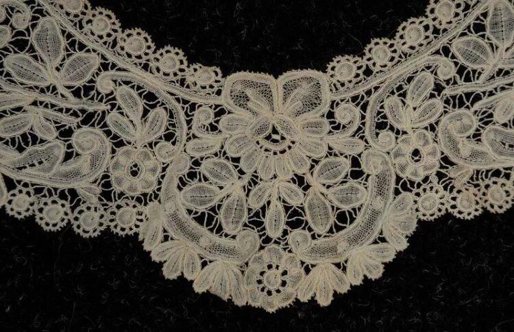 кружево. наряды французское кружево,. вологодское кружево подзоры. вологодское кружево мадам круже. студия кружева мадам круже.