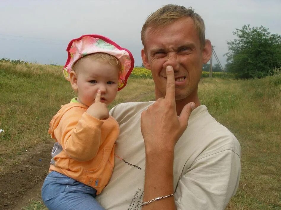 день отца в россии. семья вики стариковой. вики шоу родители. семья вики. википедия пап.