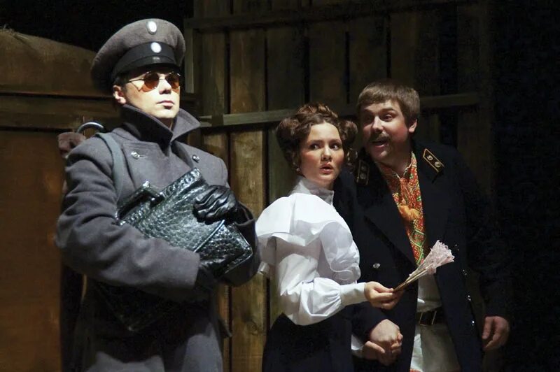 человек в футляре театр