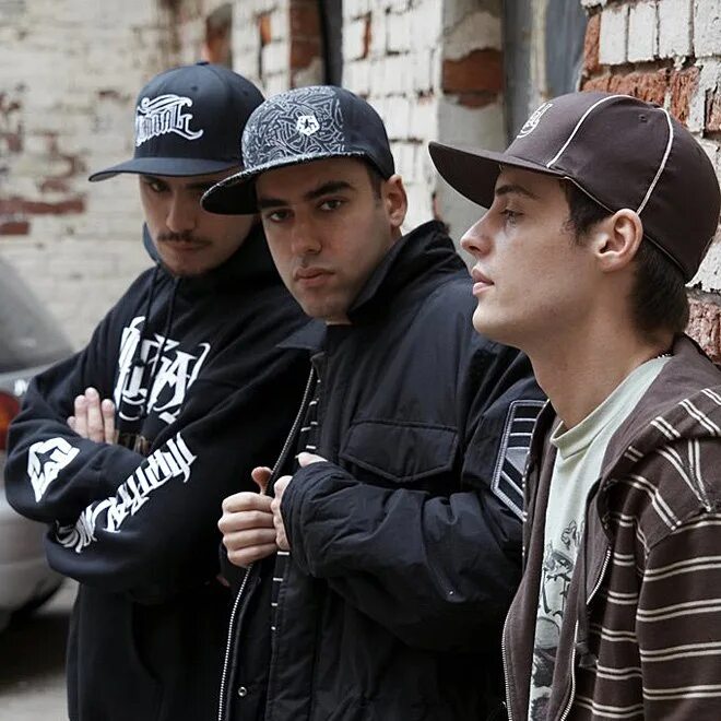 Гуф и птаха группа. Группа центр википедия. Солдаты группы центр высоцкий. Солдаты группы центр. Идут по украине солдаты группы центр высоцкий.