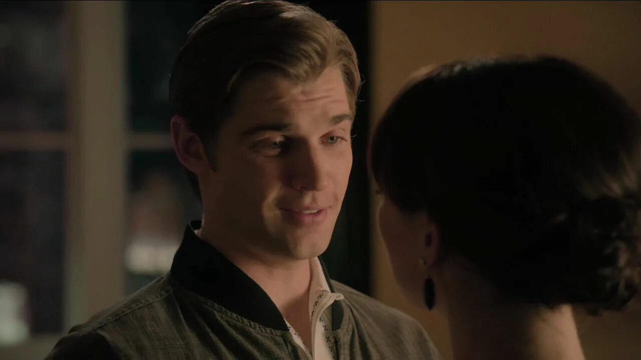 Movieclips целовать. нинн четыре 2012. пейтон и ривер. марион котийяр kiss. Gallagher s22.